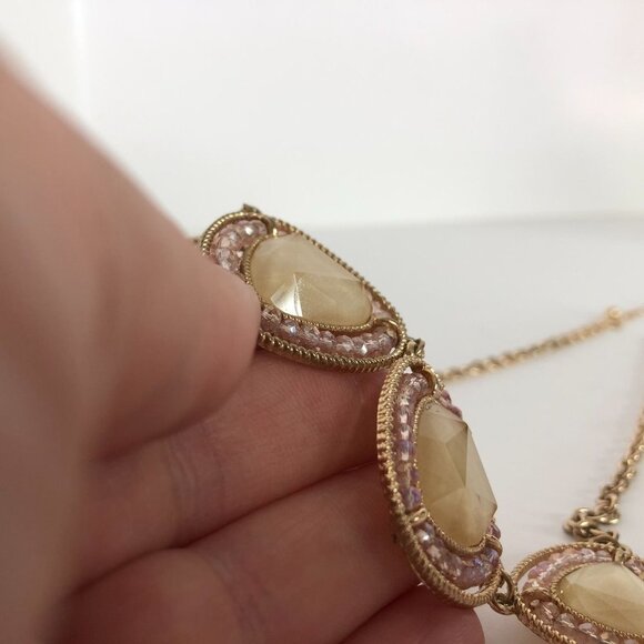 FRANCESCA'S Meera Pink Gold Beaded Statement Necklace - Picture 8 of 8